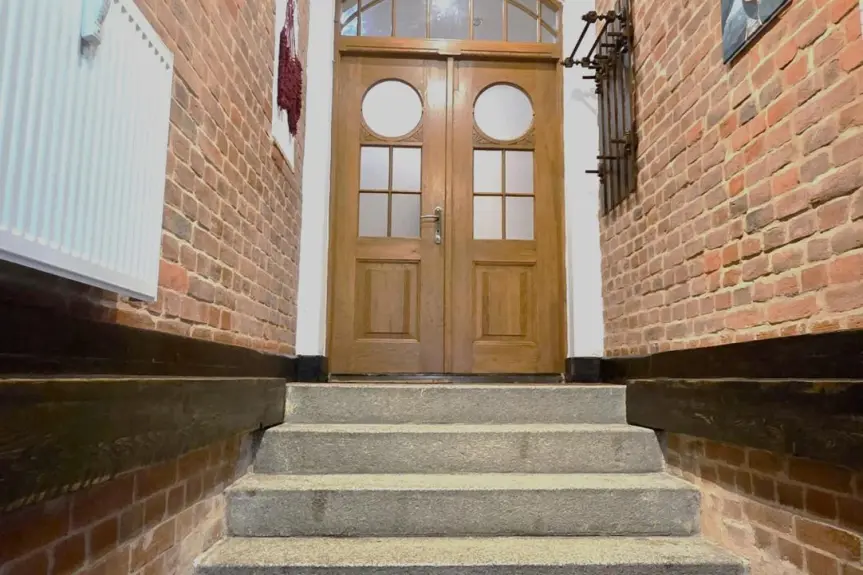 toruński, Chełmża, Eklektyczne mieszkanie w zabytkowej willi !