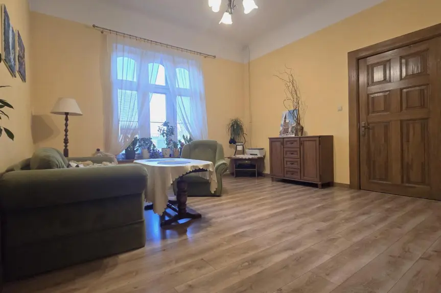 toruński, Chełmża, Eklektyczne mieszkanie w zabytkowej willi !