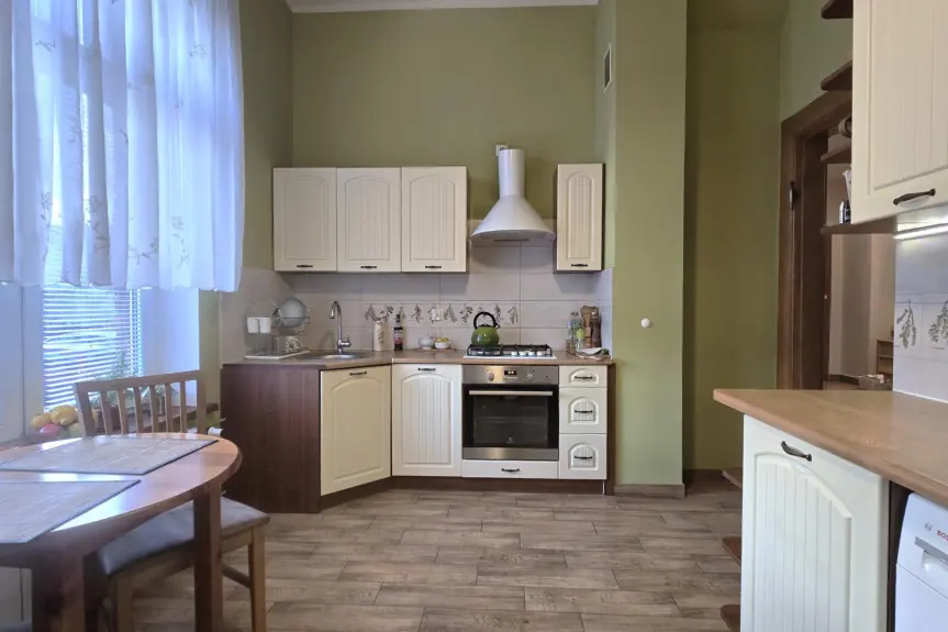 toruński, Chełmża, Eklektyczne mieszkanie w zabytkowej willi !