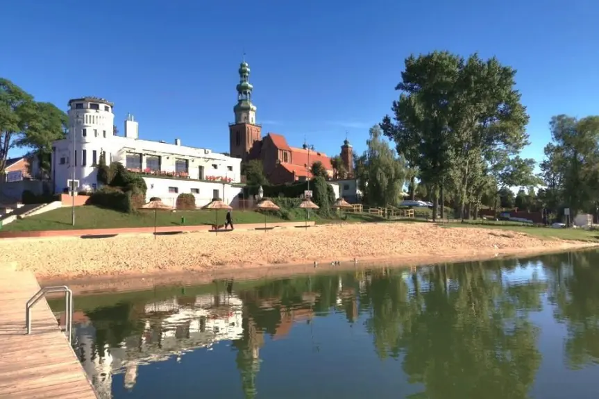 toruński, Chełmża, Eklektyczne mieszkanie w zabytkowej willi !